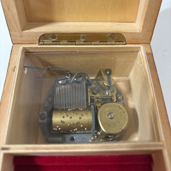 VINTAGE REUGE SORRENTO MUSIC BOX W/ ITALIAN INLAY. Work Great - Picture 9 of 14